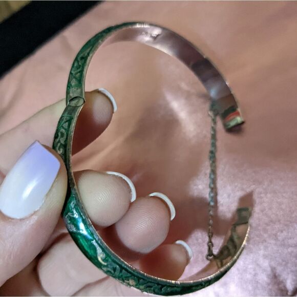 Sterling SIAM green enamel inlay hinged bangle - Picture 1 of 16